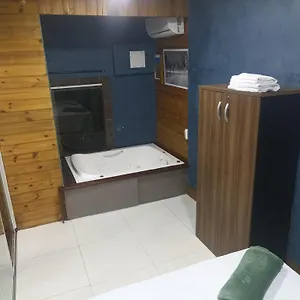 Com Hidro No Centro Apartamento
